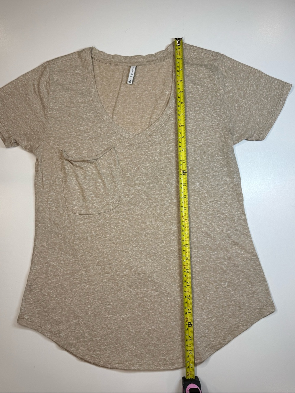 Women’s Pocket V-Neck Tee in Heather Taupe - Picture 4 of 9